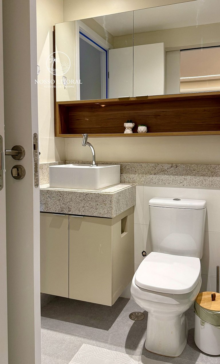 Flat alto padrão 30m da praia #315