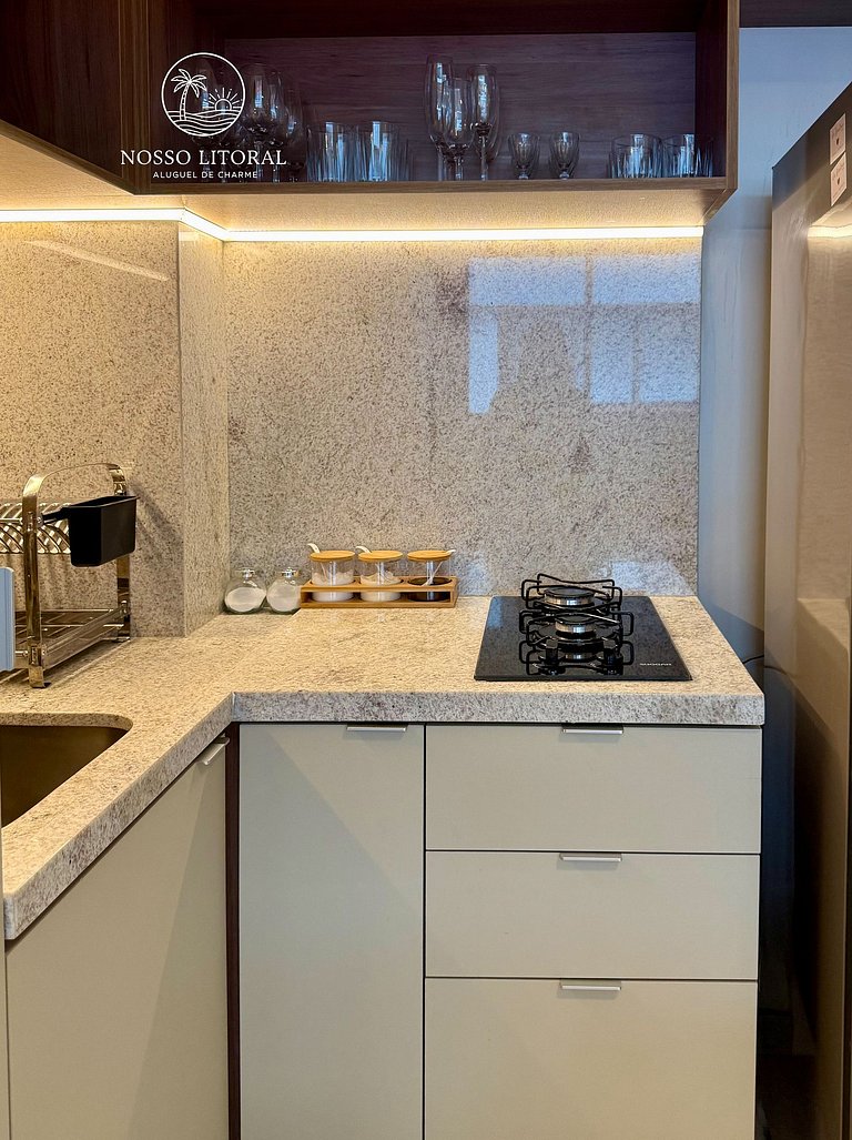 Flat alto padrão 30m da praia #315