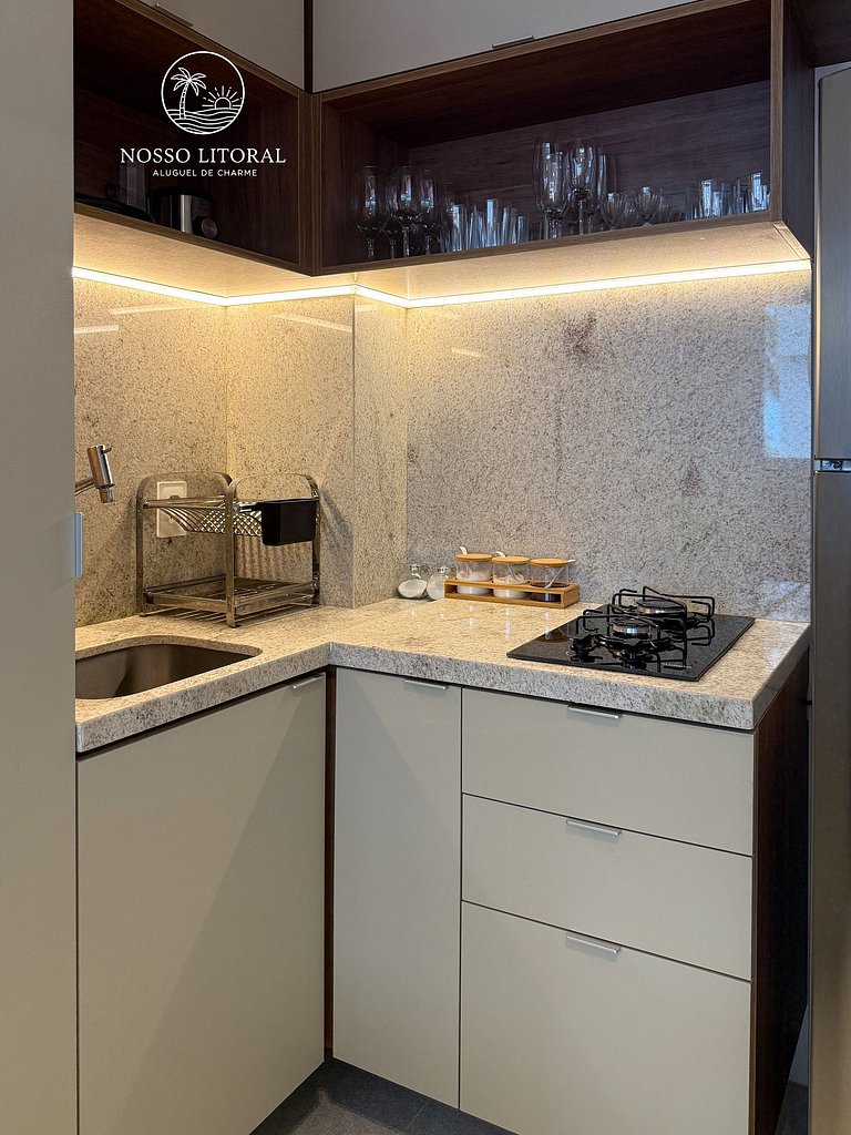 Flat alto padrão 30m da praia #315