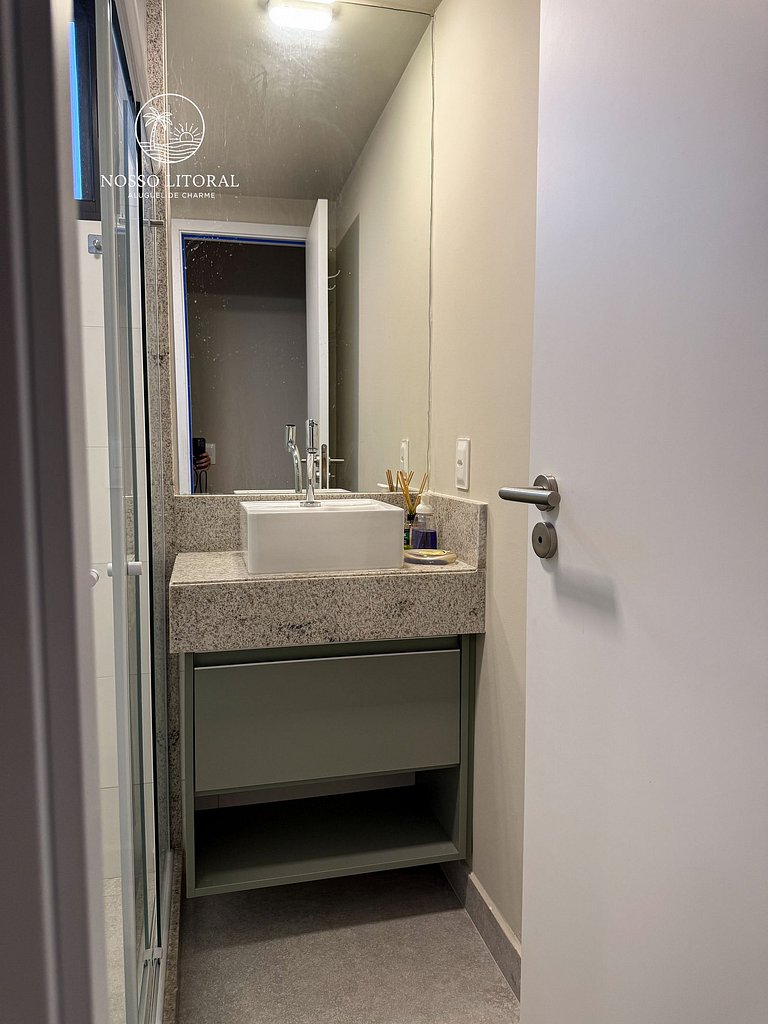 Apt Luxo 2 quartos c/ varanda 30m praia #110